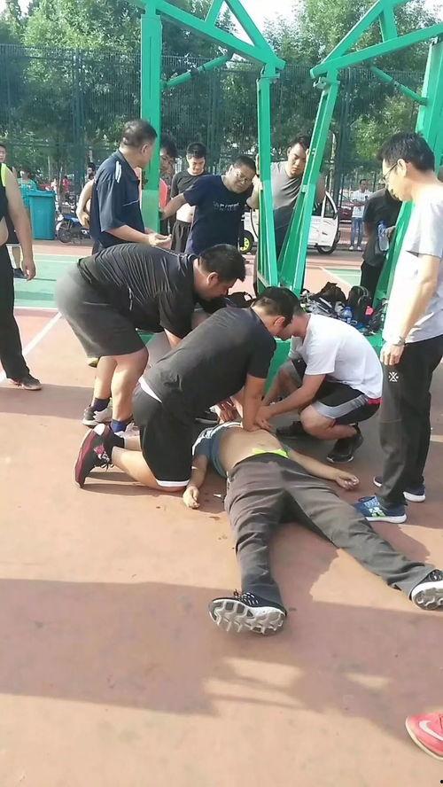 体育生栏杆救人操视频吃瓜,体育生英勇救人瞬间引网友热议